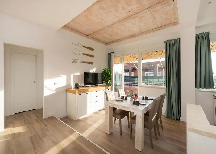 Grande, Terrazzato Perfetto Per Famiglie E Gruppi Appartement